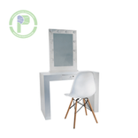 Espejo camerino con mesa y silla